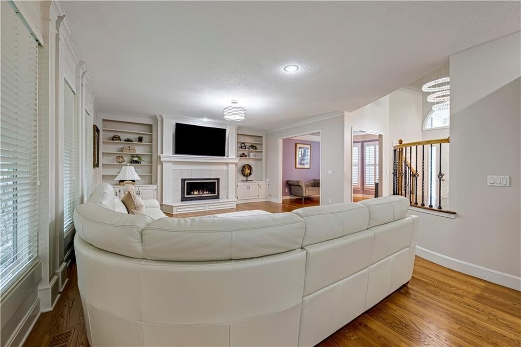 8001 W 130th Street — photo 11