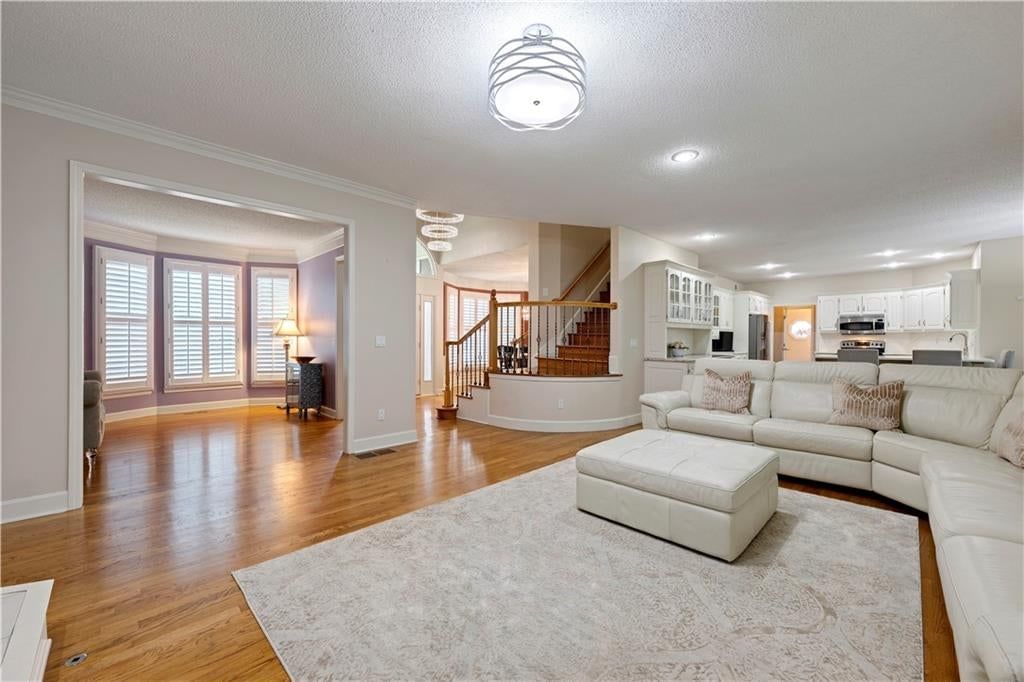 8001 W 130th Street — photo 12