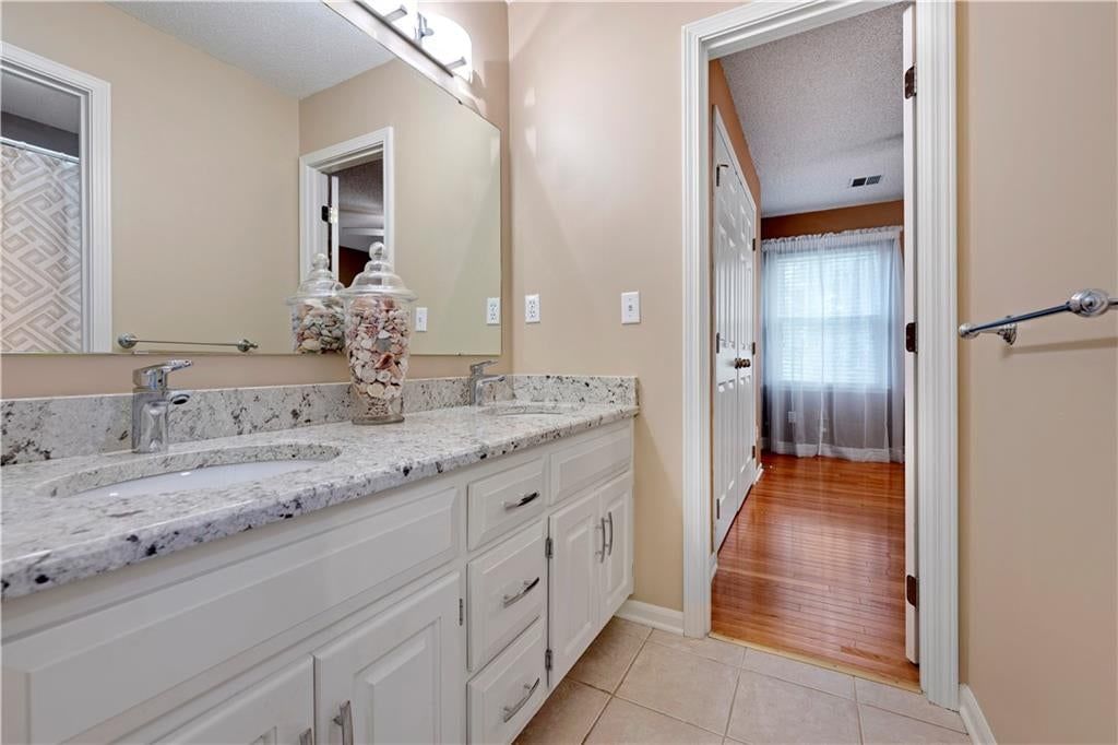 8001 W 130th Street — photo 30