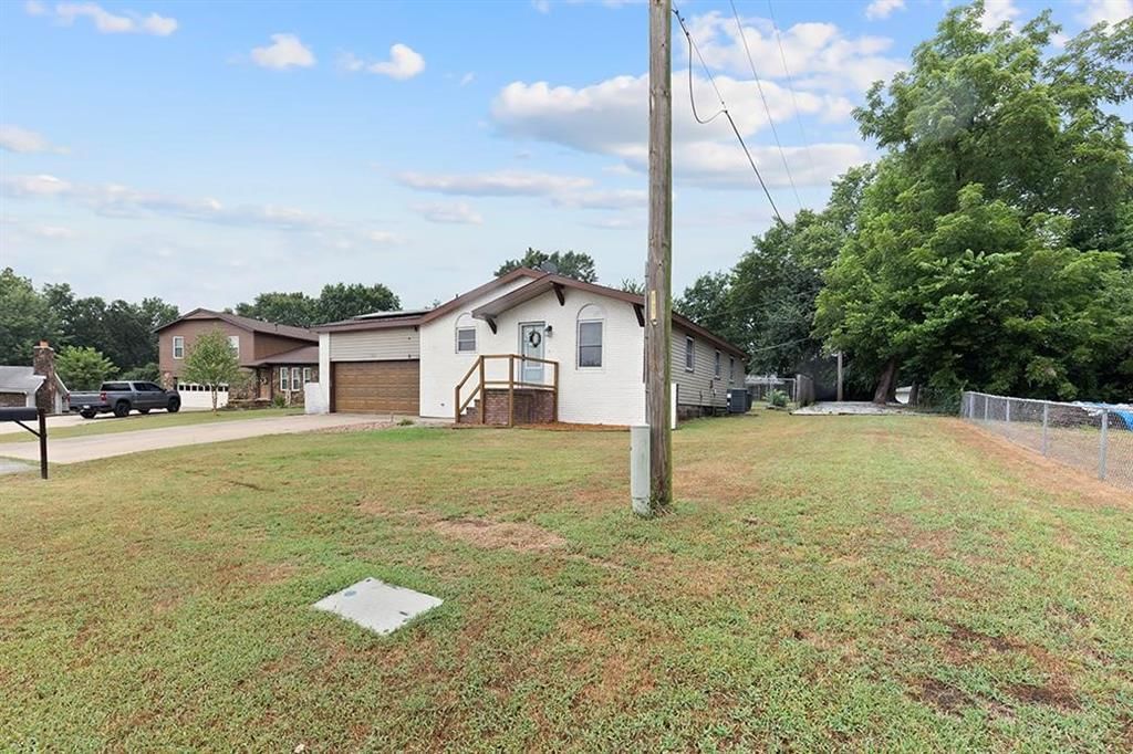 2223 Garfield Avenue — photo 18