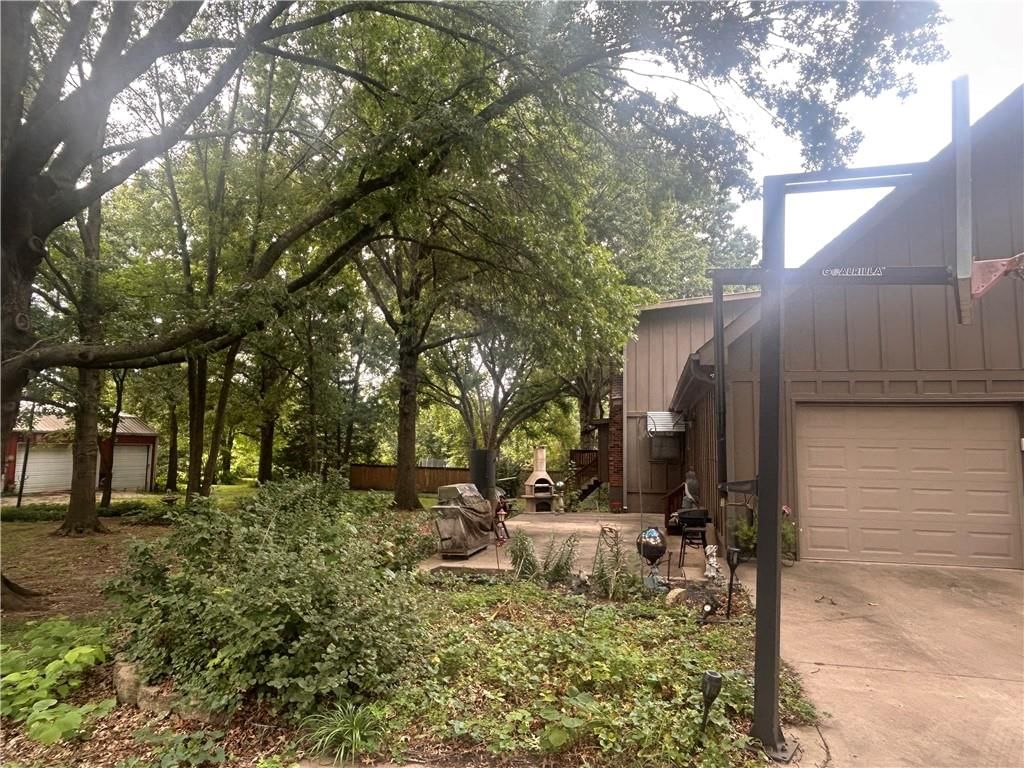 16040 Outlook Avenue — photo 5