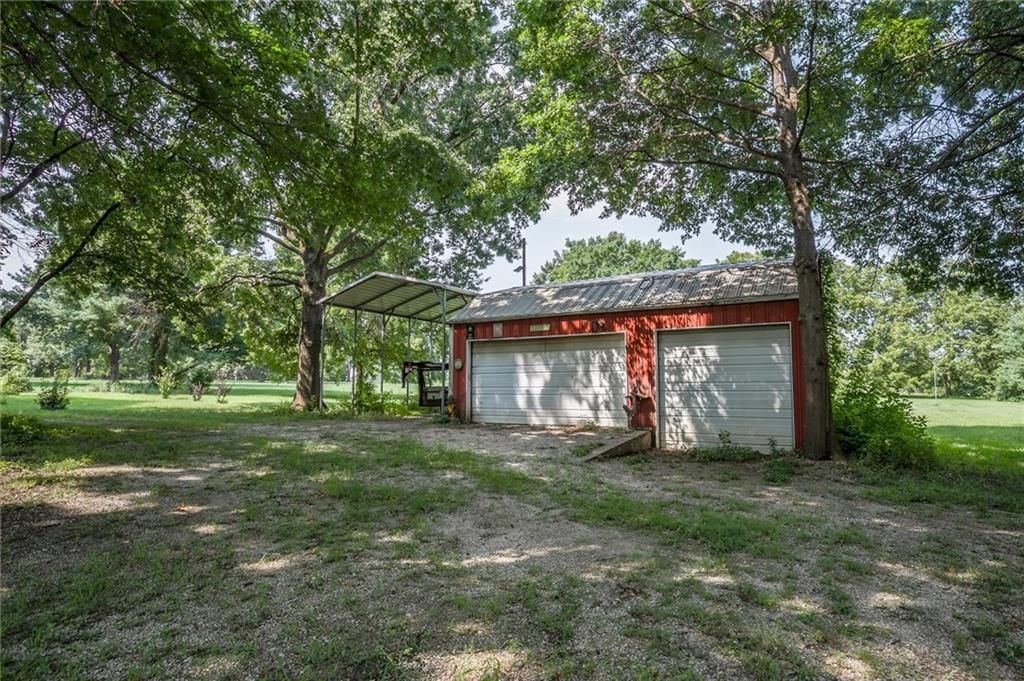 16040 Outlook Avenue — photo 7