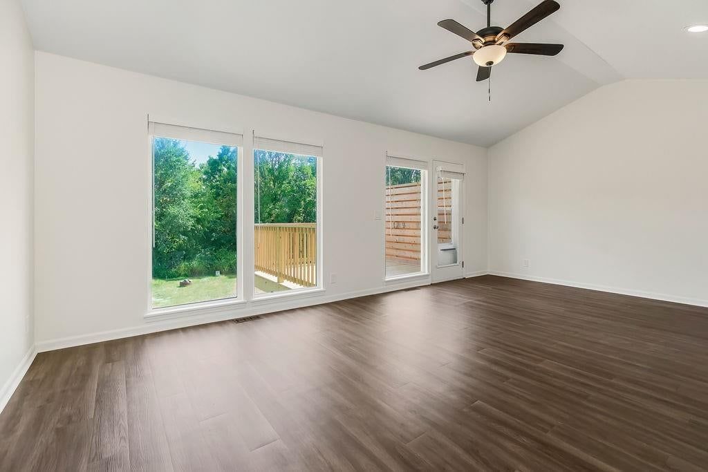Photo 6 of 37, 5129 Woodland Drive, Shawnee, KS 66218