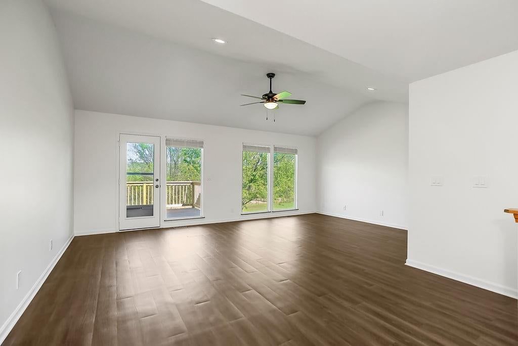 Photo 19 of 37 - 5129 Woodland Drive, Shawnee, KS 66218