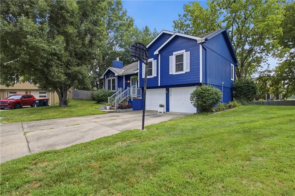1507 Emerald Circle — photo 3