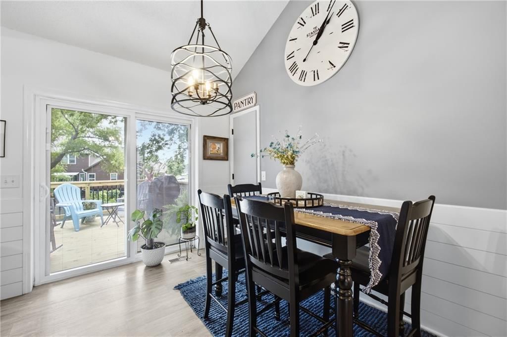 1507 Emerald Circle — photo 9