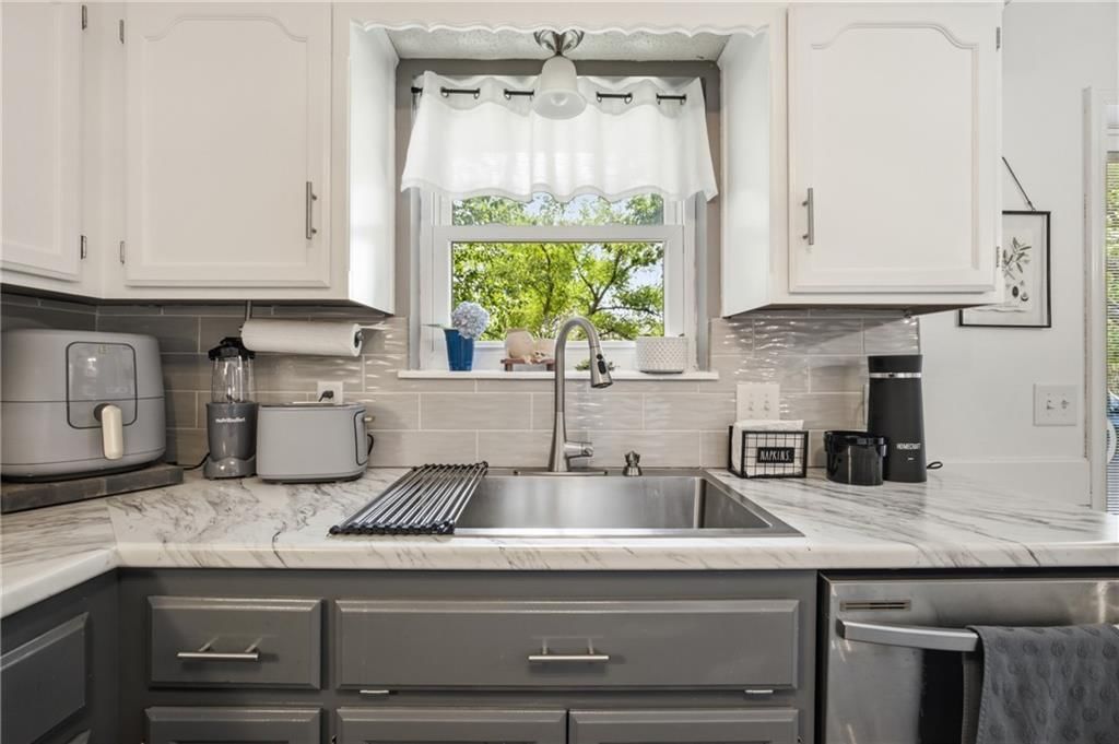 1507 Emerald Circle — photo 12