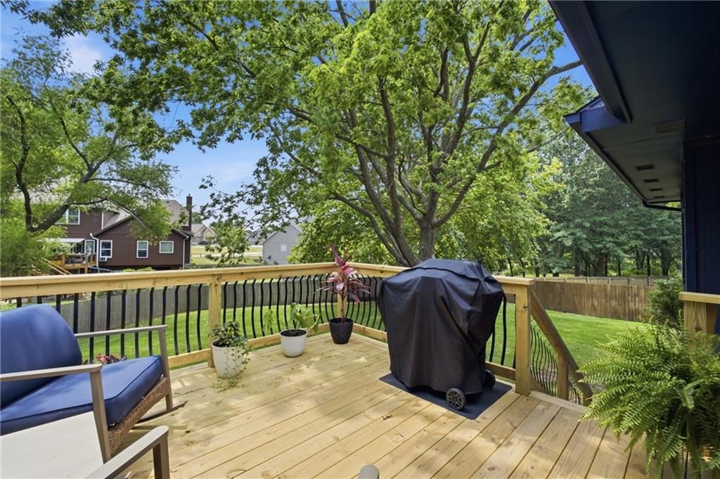 1507 Emerald Circle — photo 27