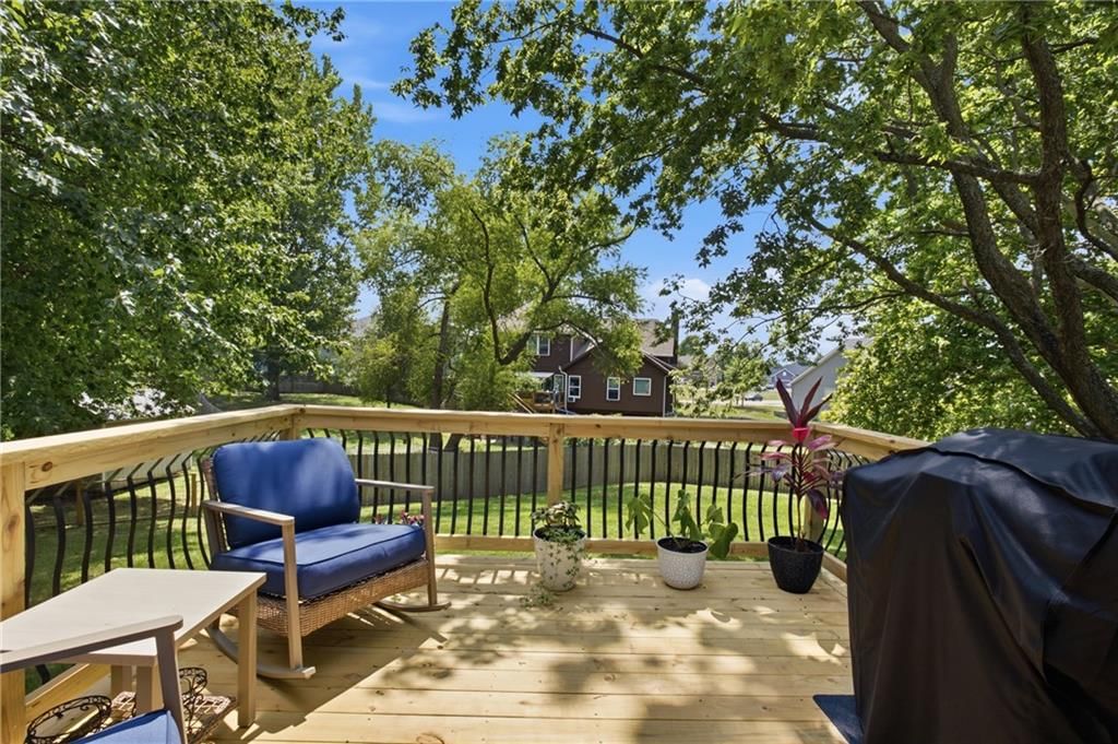 1507 Emerald Circle — photo 28