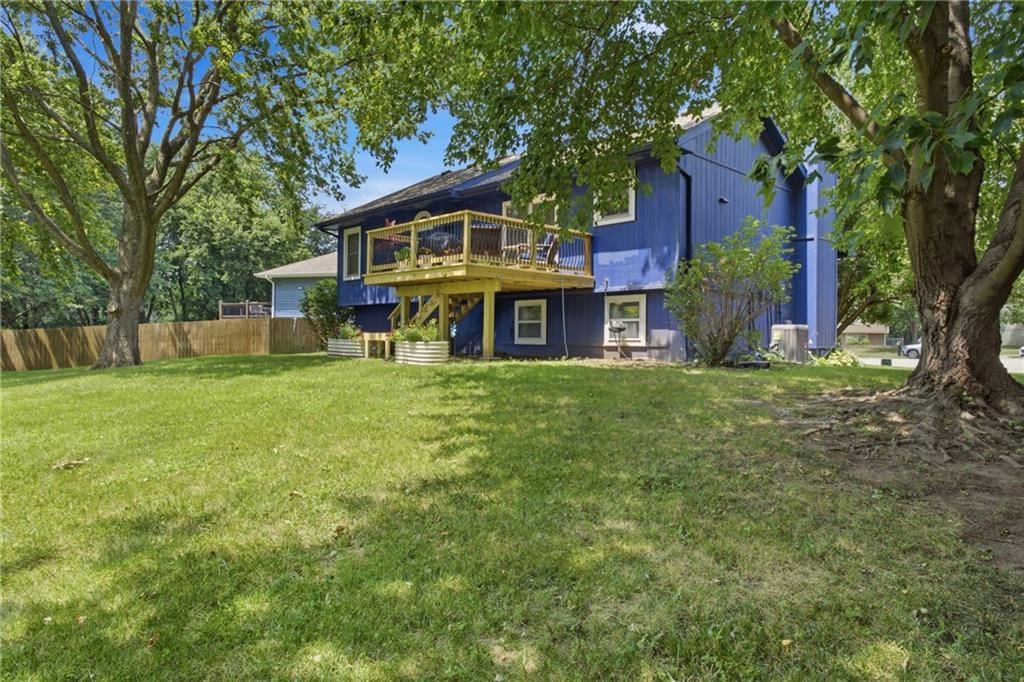1507 Emerald Circle — photo 30