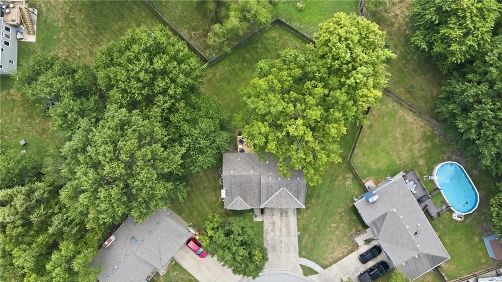 1507 Emerald Circle — photo 33