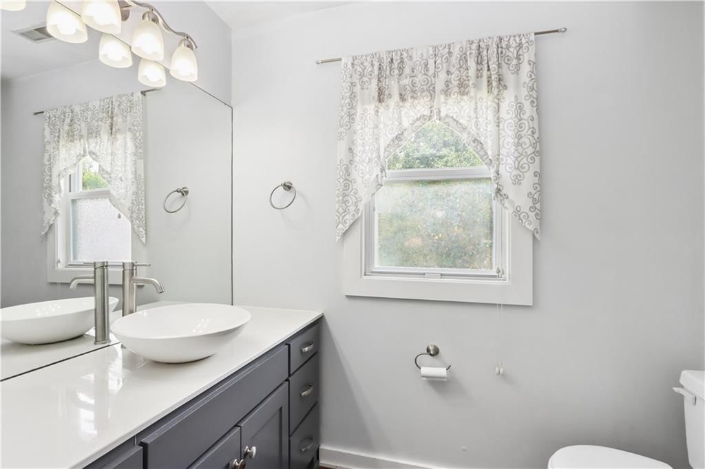 4530 Jefferson Street — photo 11