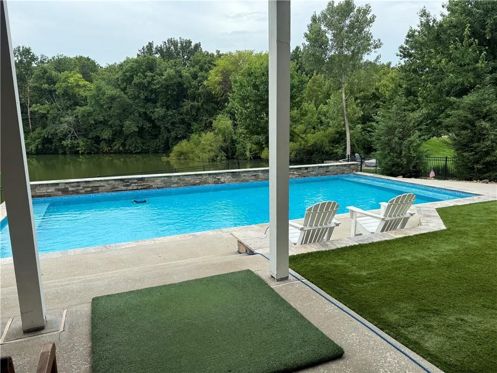 609 NE Persimmon Circle — photo 7