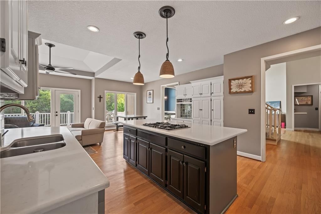 609 NE Persimmon Circle — photo 16