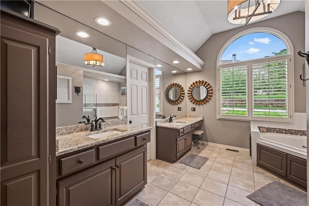 609 NE Persimmon Circle — photo 23