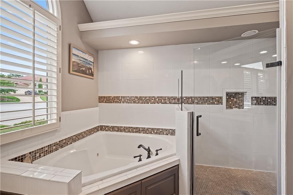 609 NE Persimmon Circle — photo 24