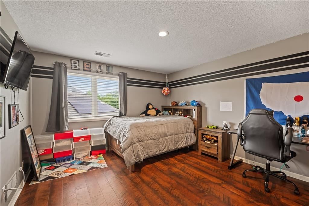 609 NE Persimmon Circle — photo 28