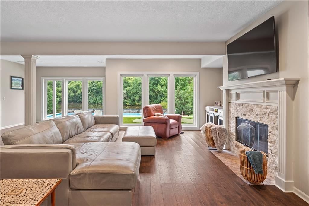 609 NE Persimmon Circle — photo 33