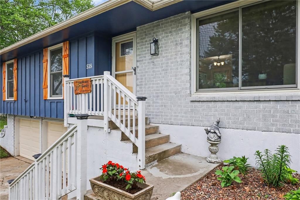 Photo 3 of 30 - 518 S Franklin Street, Raymore, MO 64083