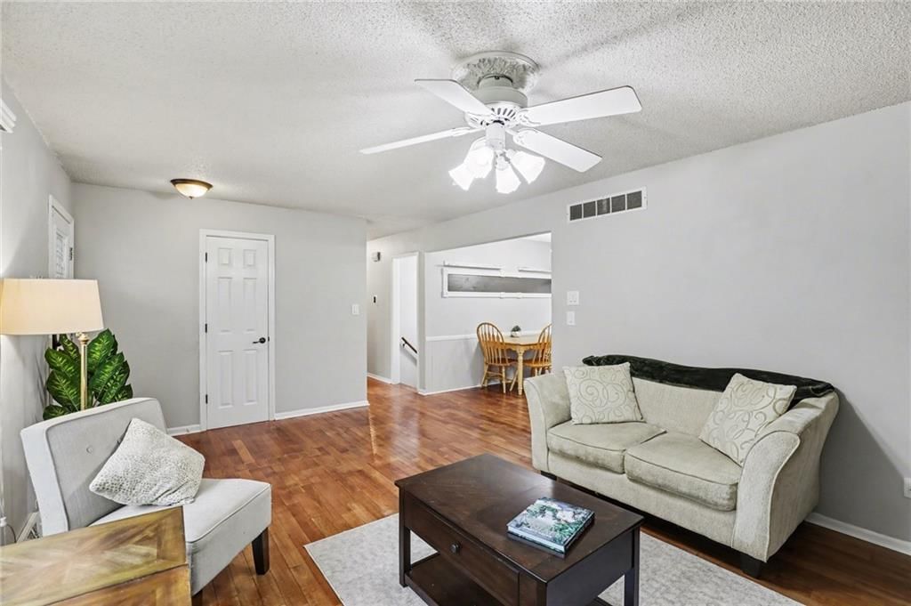Photo 7 of 30 - 518 S Franklin Street, Raymore, MO 64083