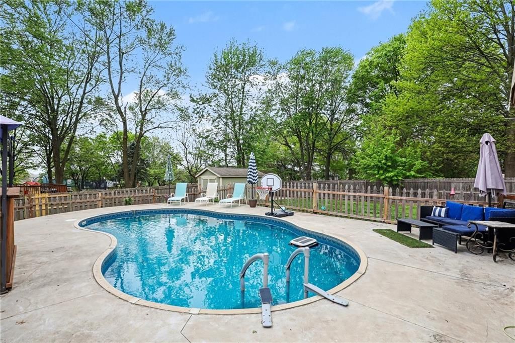 Photo 27 of 30 - 518 S Franklin Street, Raymore, MO 64083