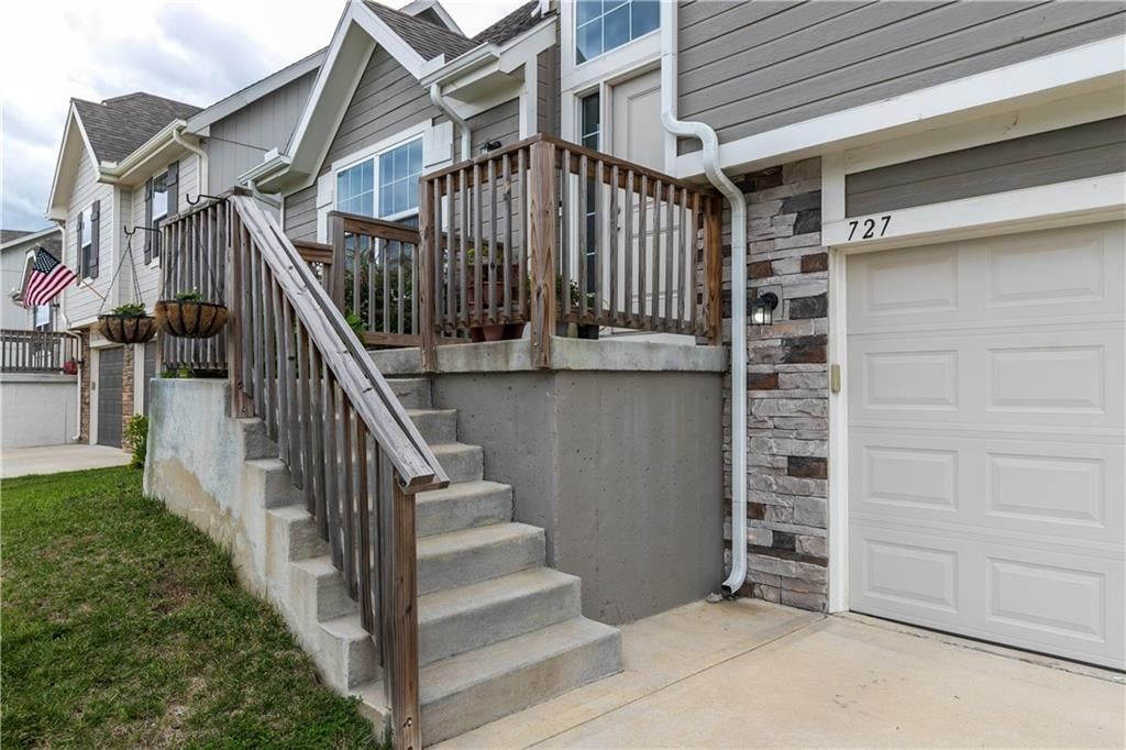 727 Connor Street — photo 11