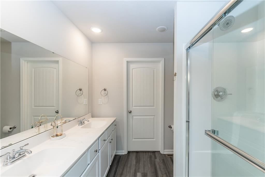 727 Connor Street — photo 29