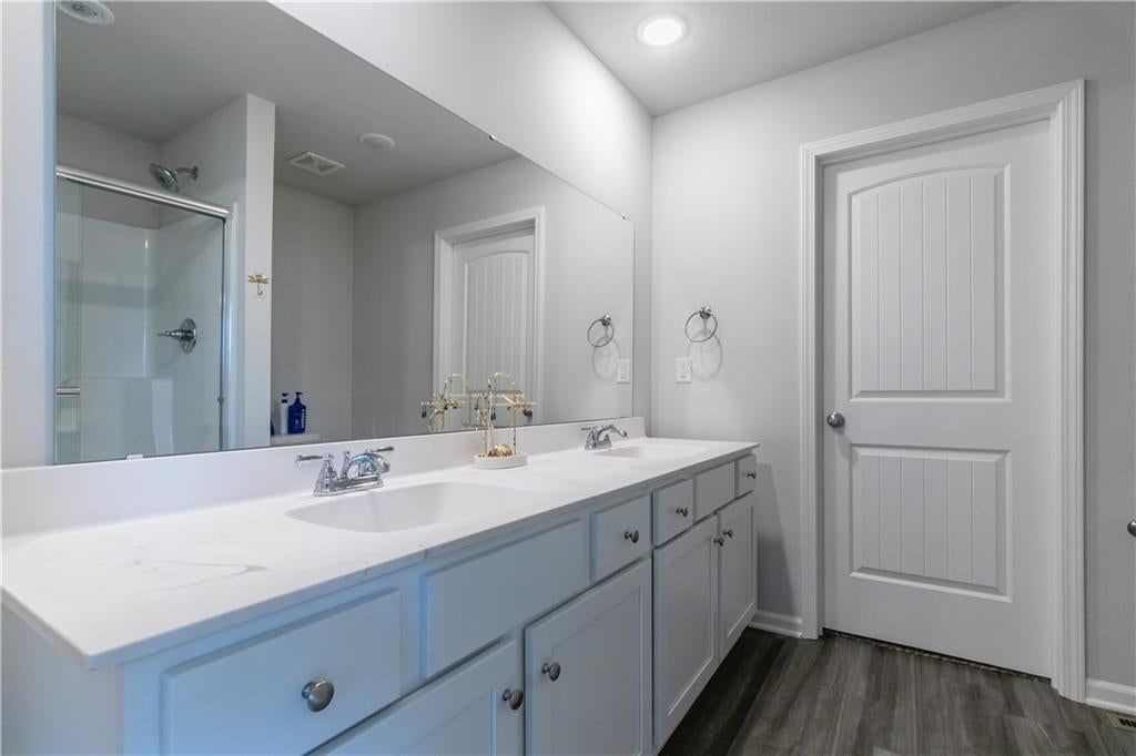 727 Connor Street — photo 31