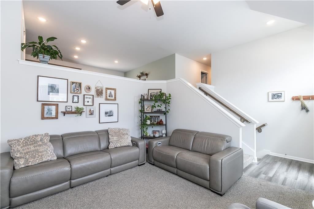 727 Connor Street — photo 33