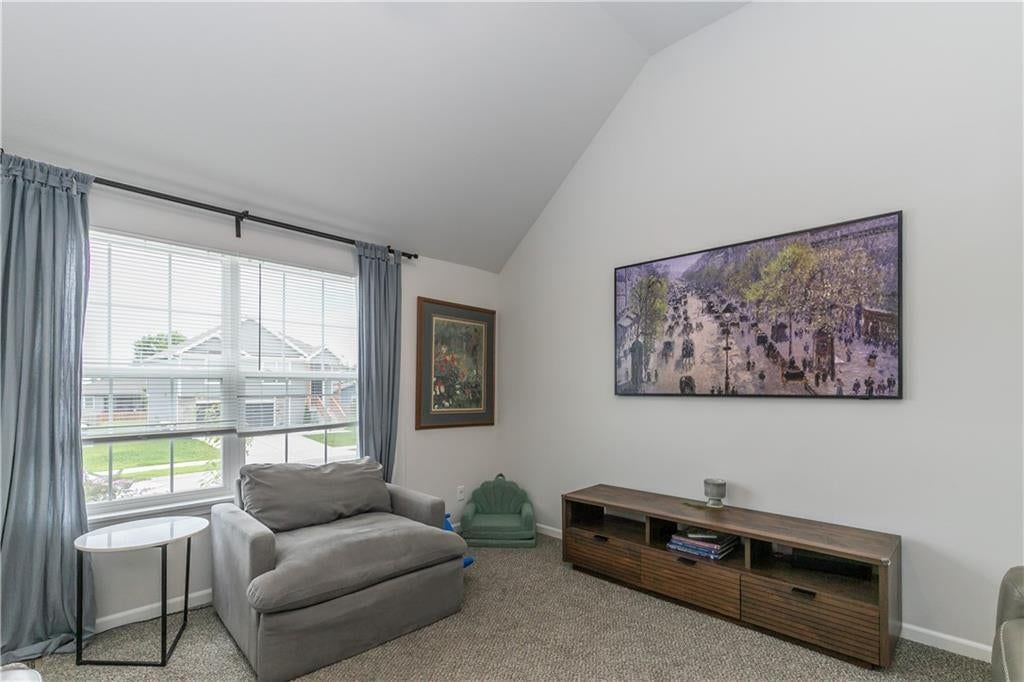 727 Connor Street — photo 36