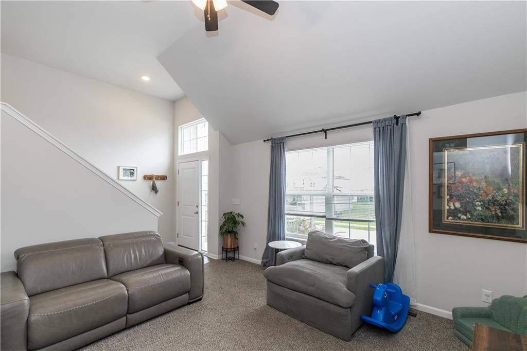 727 Connor Street — photo 37