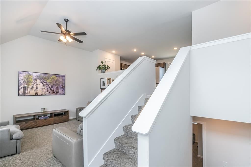 727 Connor Street — photo 39