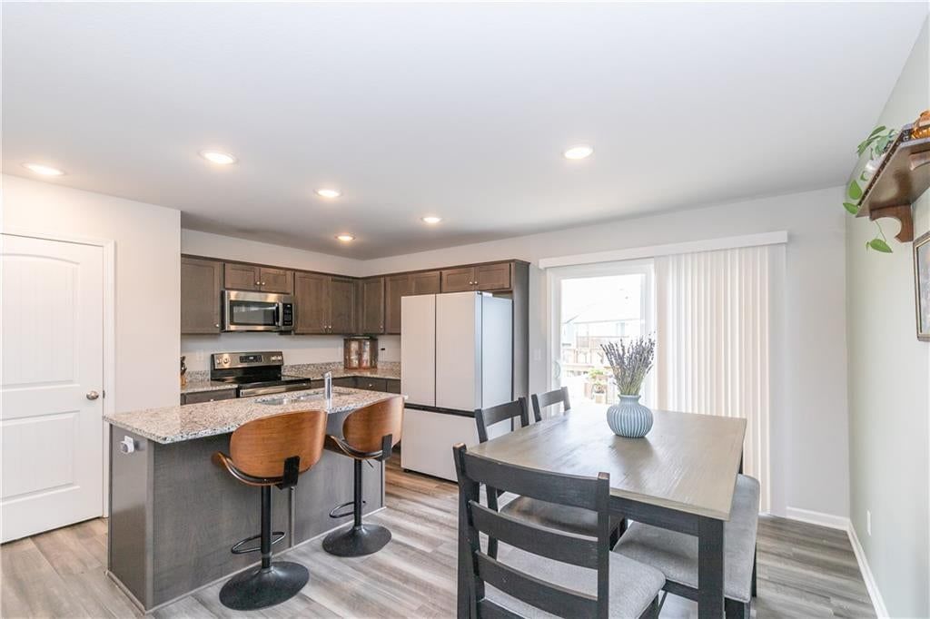 727 Connor Street — photo 40