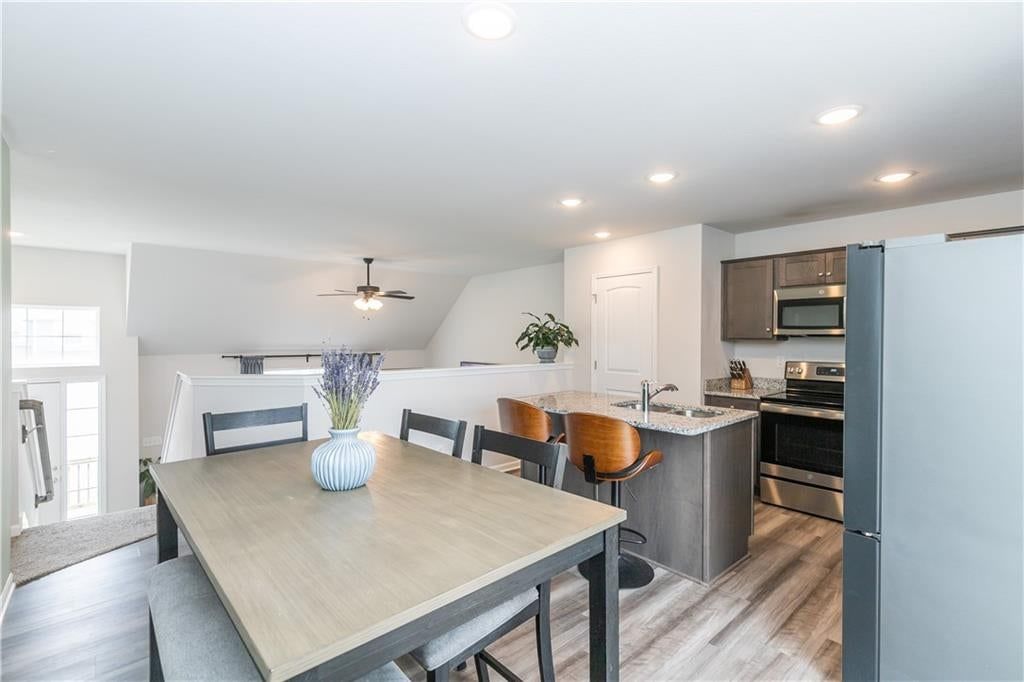 727 Connor Street — photo 42