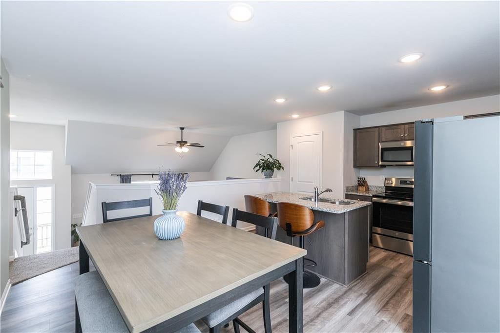 727 Connor Street — photo 43