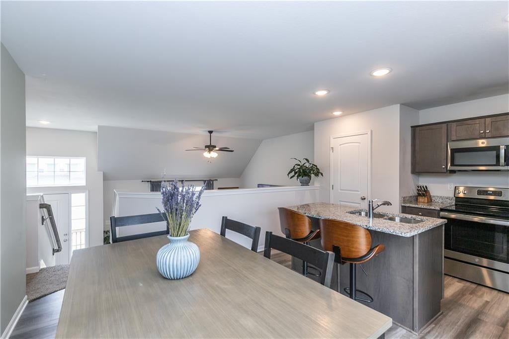 727 Connor Street — photo 44