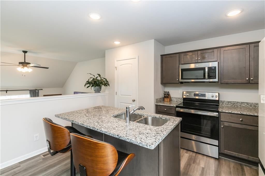 727 Connor Street — photo 45