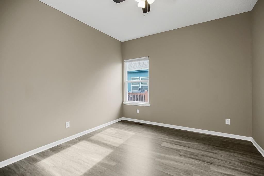 1300 Armstrong Avenue — photo 14