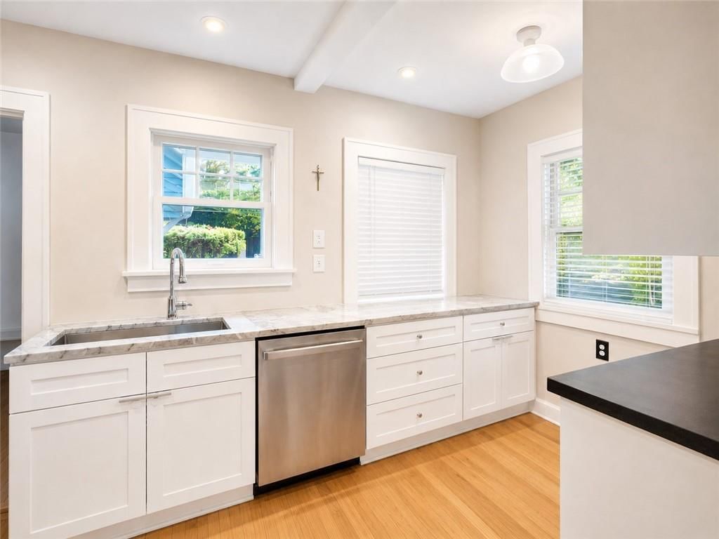 6432 Oak Street — photo 3