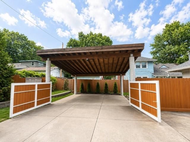 6432 Oak Street — photo 4