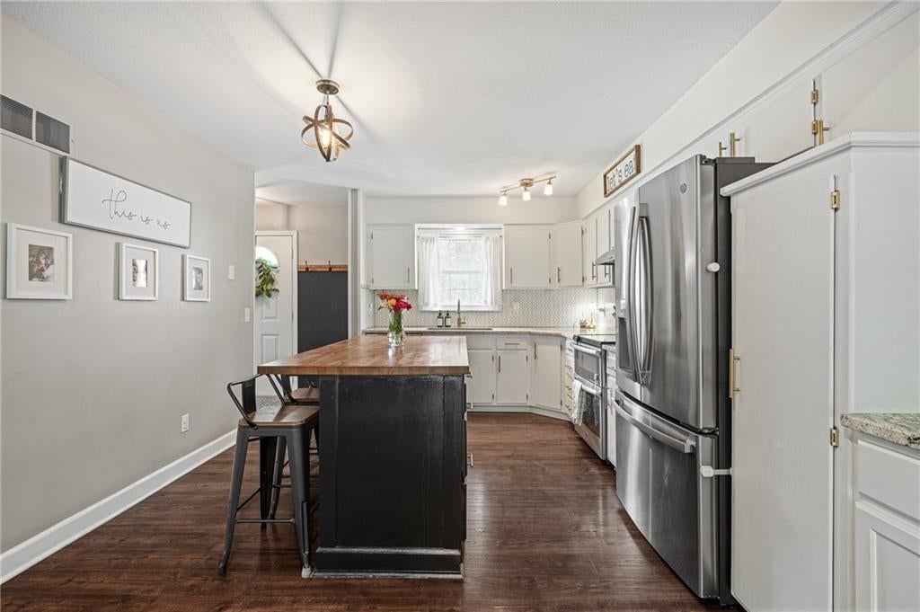 2416 W Post Oak Road — photo 21