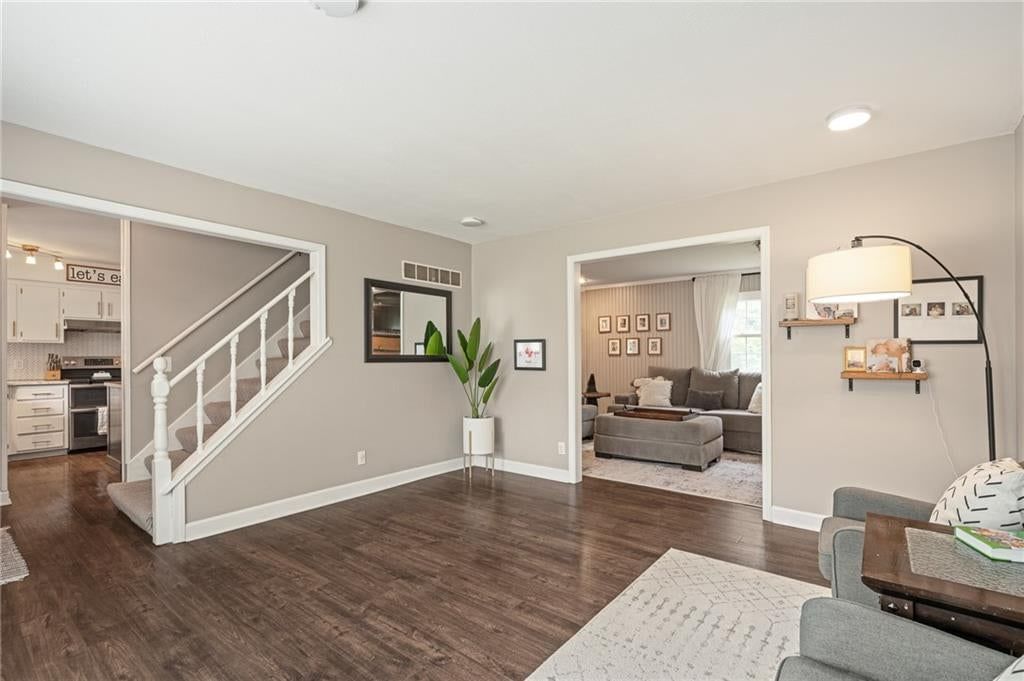 2416 W Post Oak Road — photo 24
