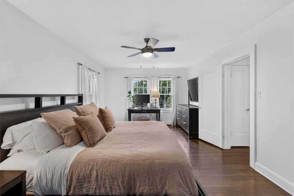 820 W 72nd Street — photo 15