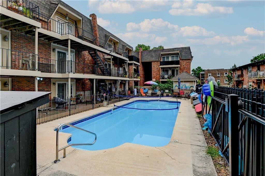 4038 Clark Avenue — photo 2