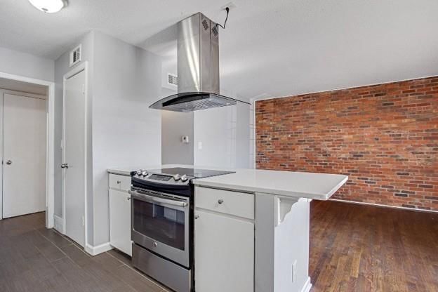 4038 Clark Avenue — photo 11