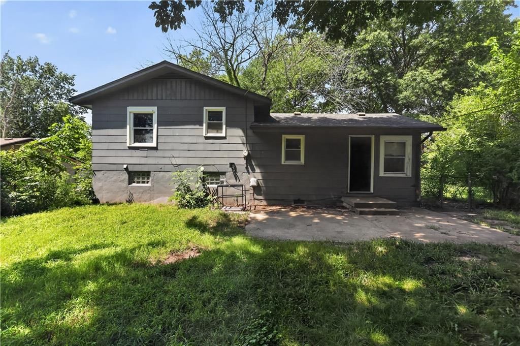 4131 E Vineyard Road — photo 1