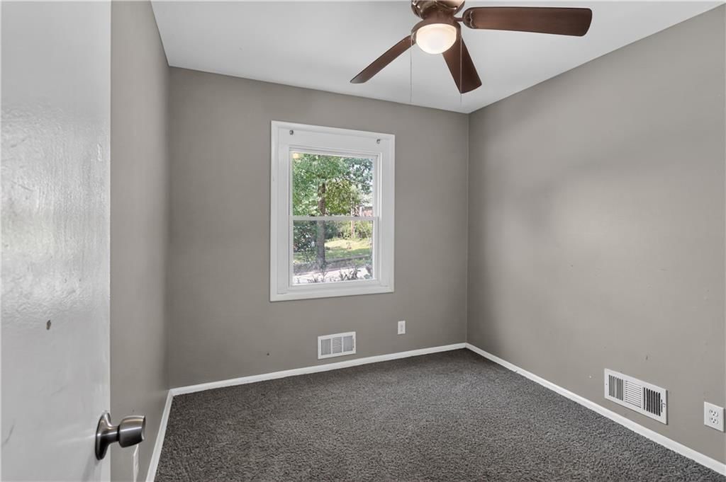 4131 E Vineyard Road — photo 5