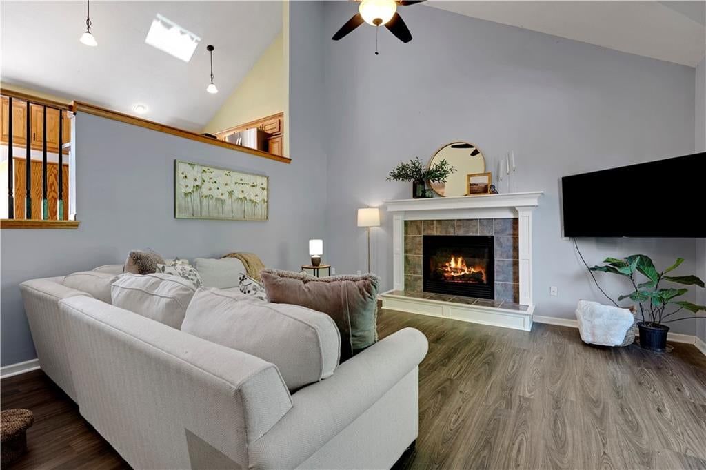15655 S Apache Street — photo 2