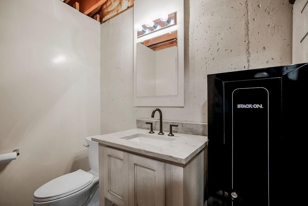 8409 W 154TH Street — photo 33