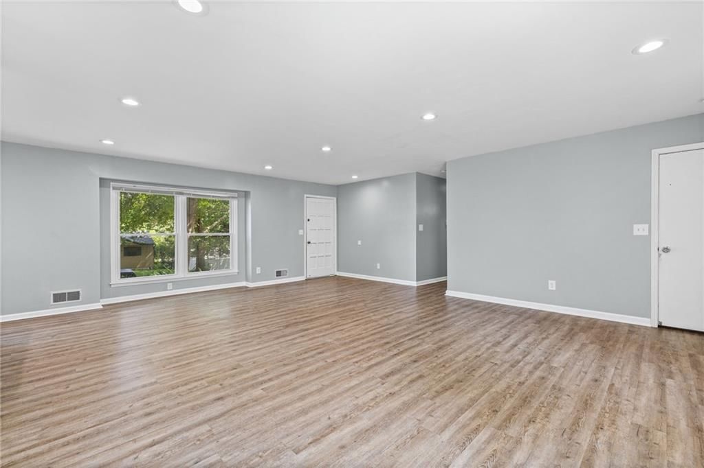 11038 Greenwood Road — photo 7